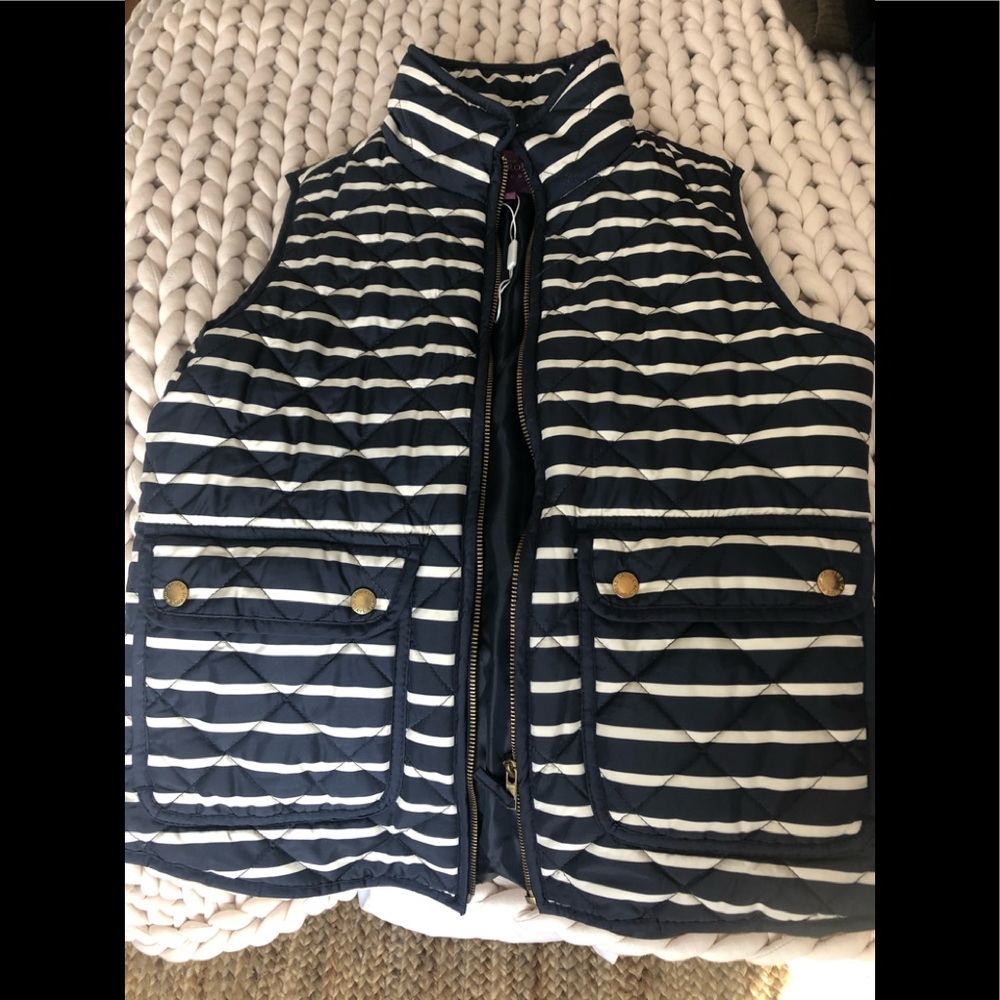 NAVY/WHITE STRIPED VEST
